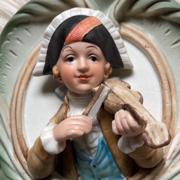 Vintage boy and girl 3D ceramic wall girl plaque - Picture 5 of 10